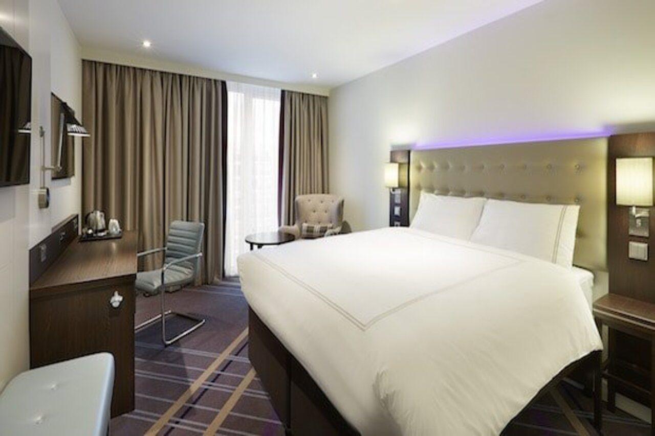 Premier Inn Duesseldorf City Friedrichstadt Exterior foto