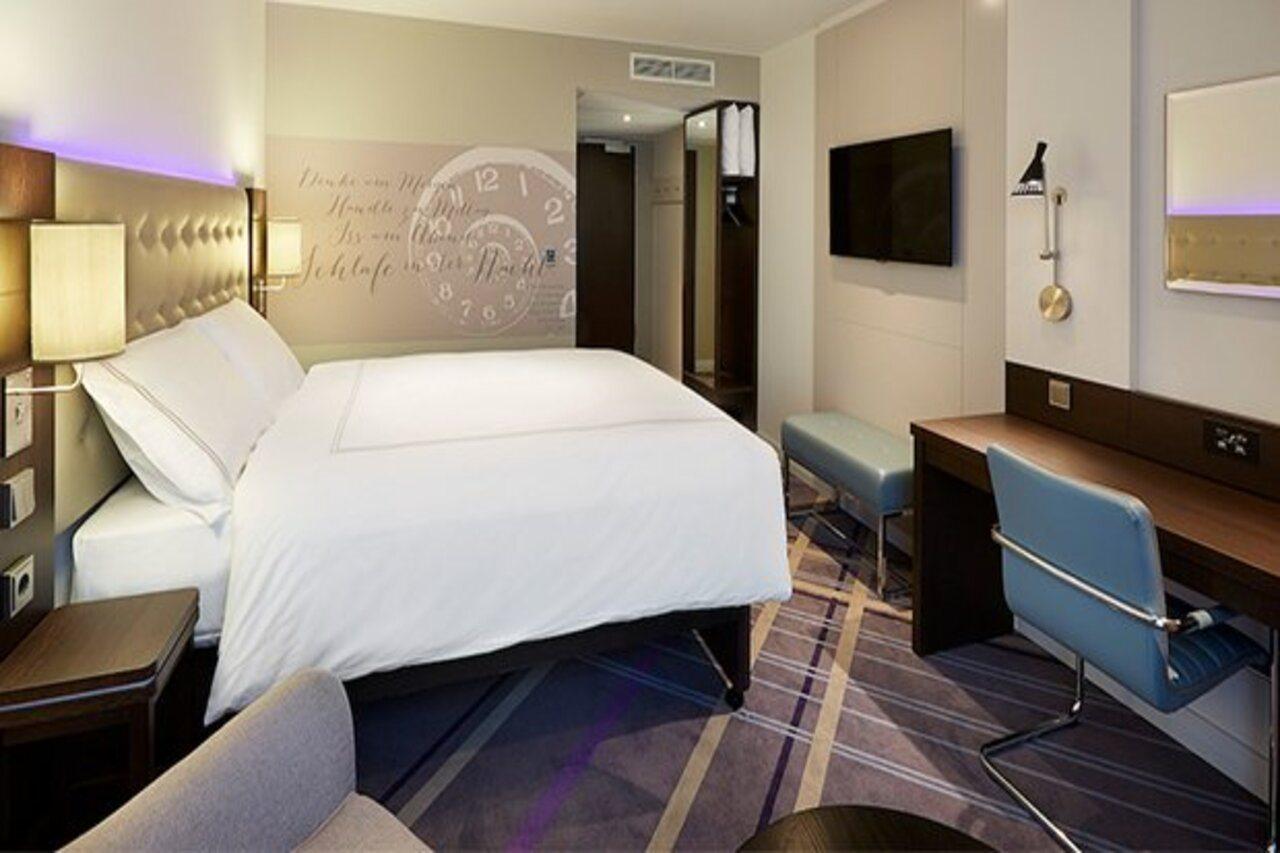 Premier Inn Duesseldorf City Friedrichstadt Exterior foto