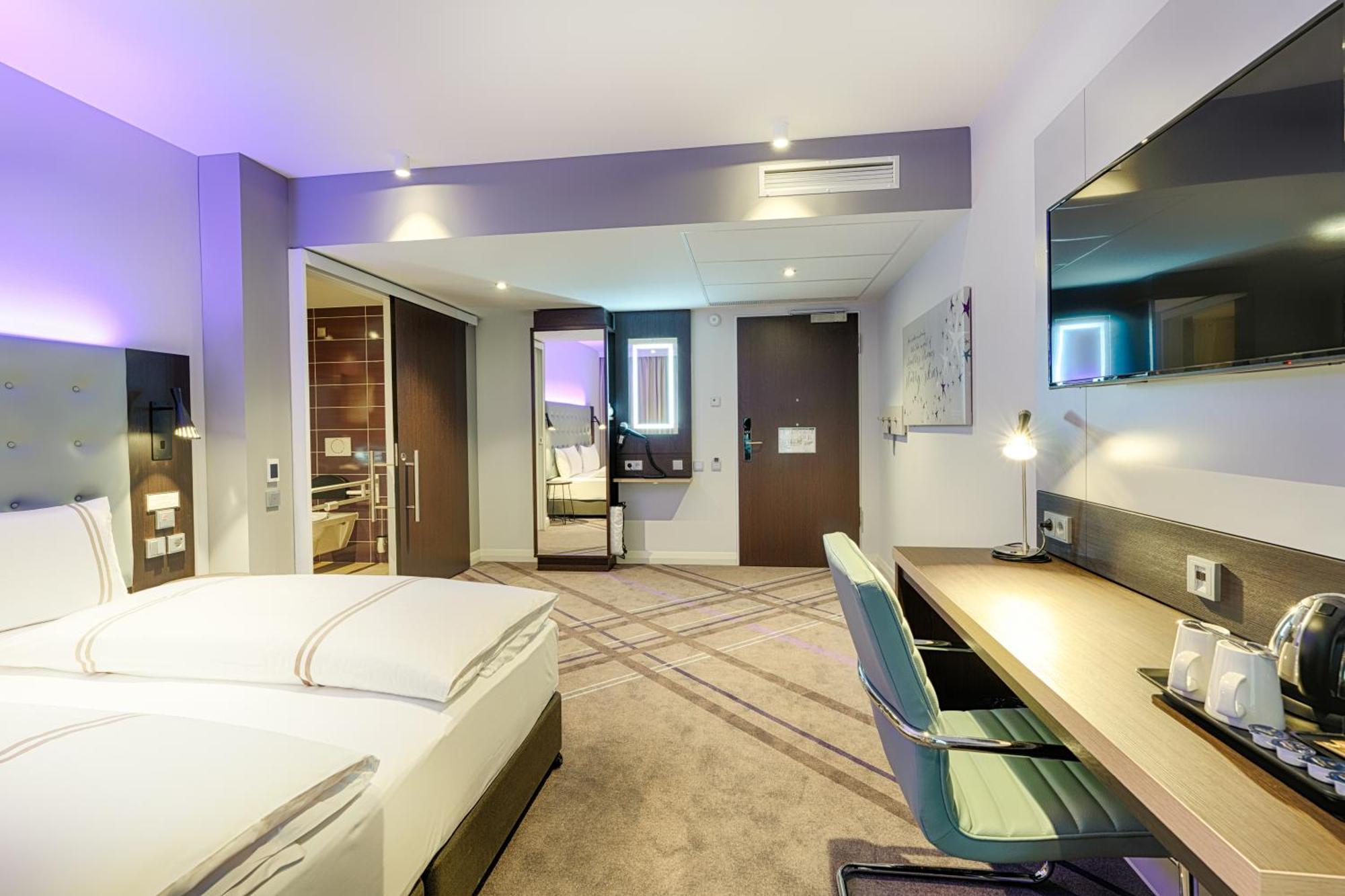Premier Inn Duesseldorf City Friedrichstadt Exterior foto