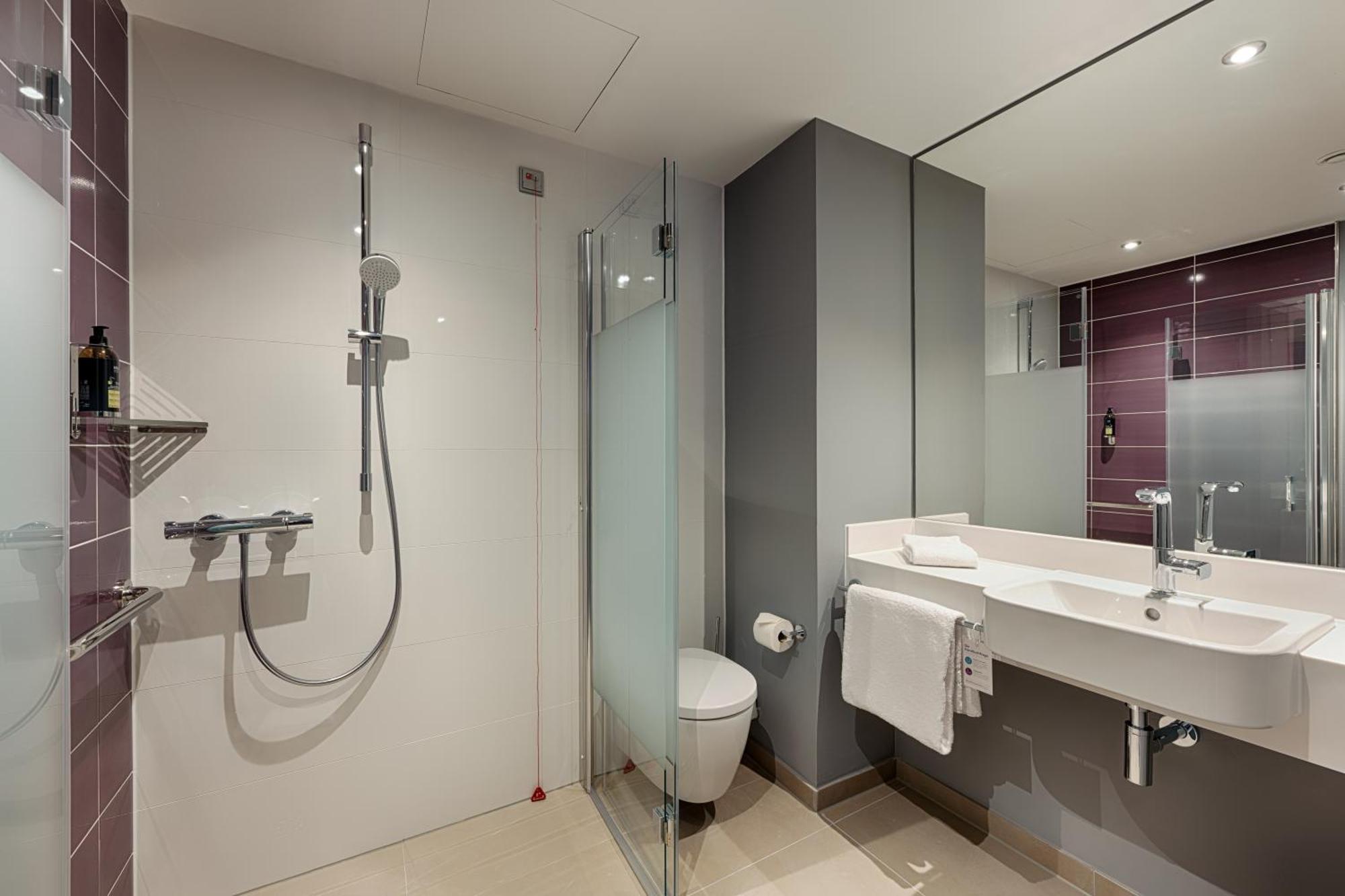 Premier Inn Duesseldorf City Friedrichstadt Exterior foto